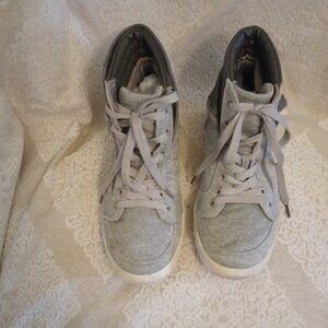 Women's sneakers